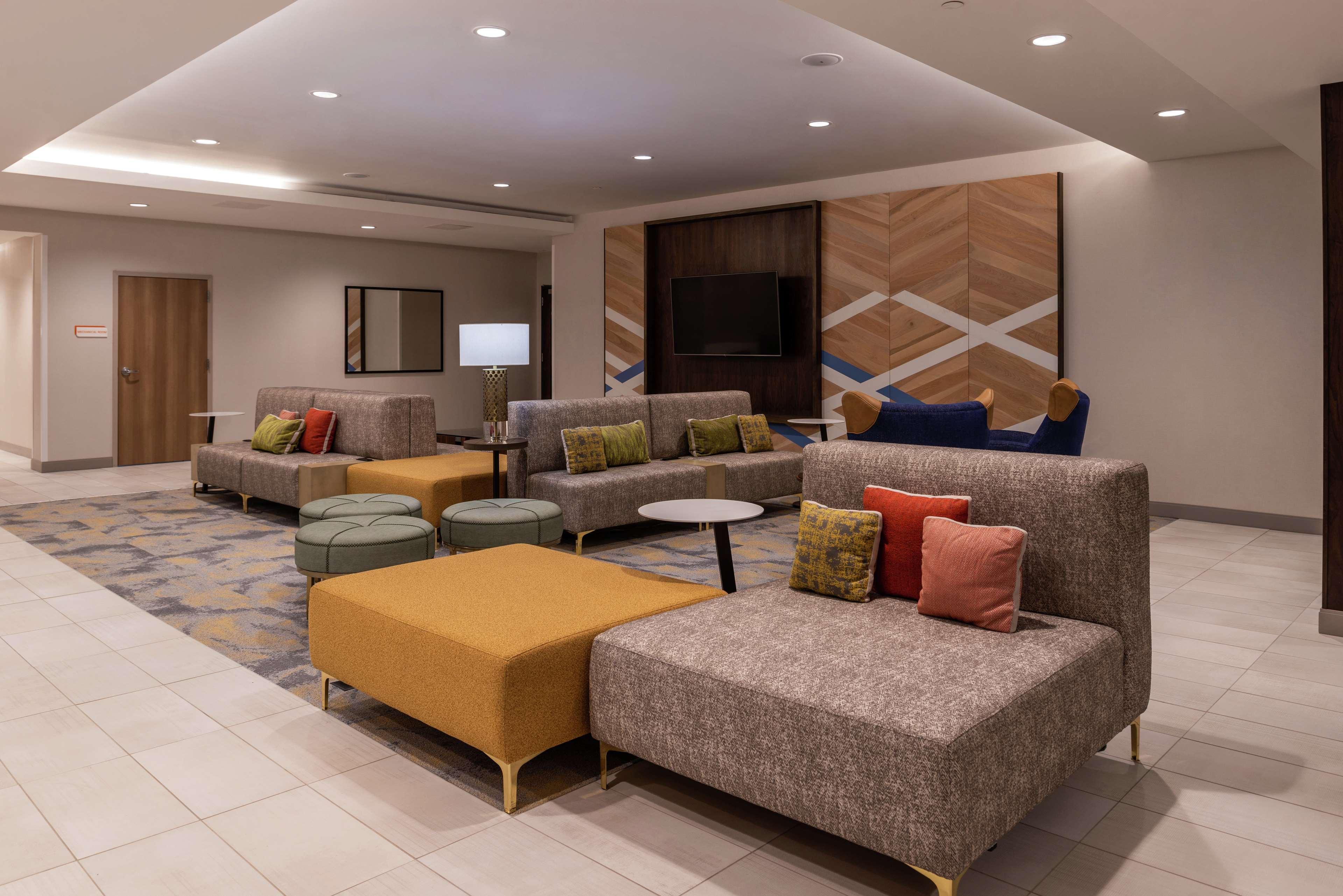Hilton Garden Inn Kansas City Airport Mo Екстериор снимка