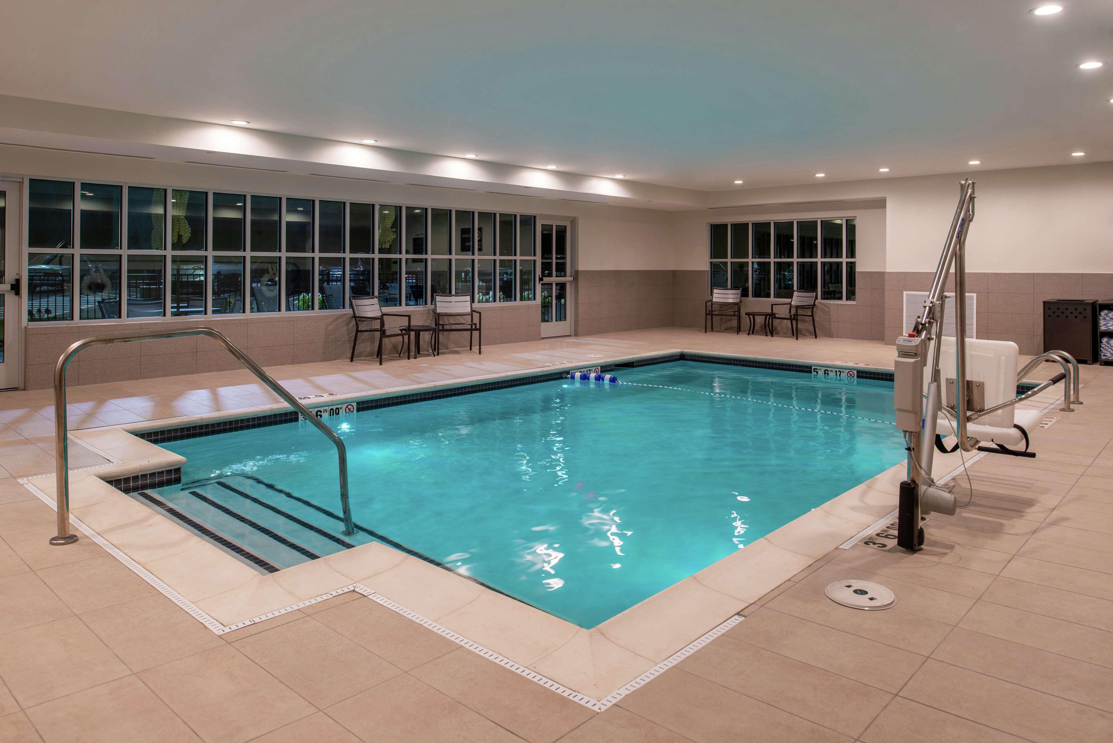 Hilton Garden Inn Kansas City Airport Mo Екстериор снимка