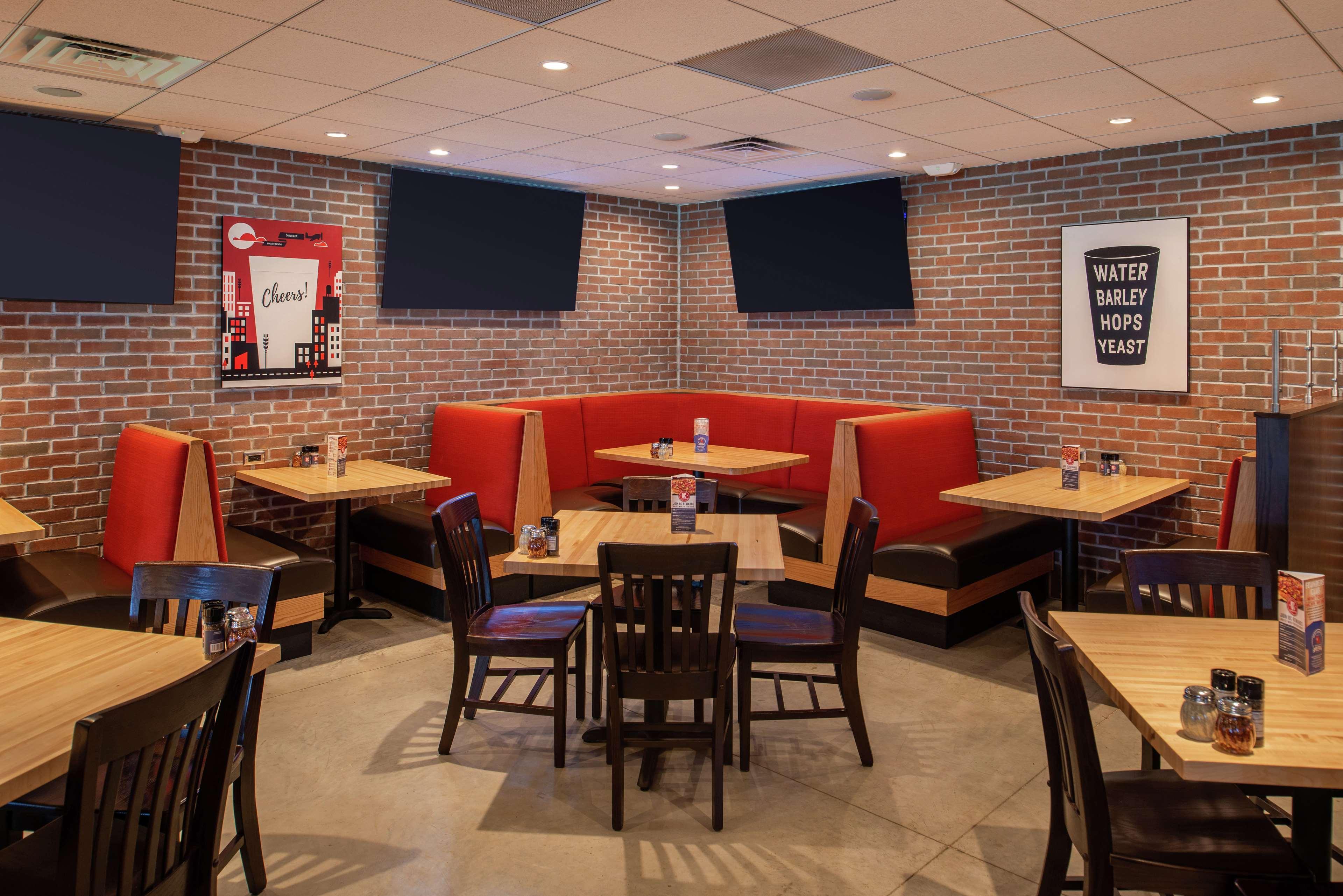 Hilton Garden Inn Kansas City Airport Mo Екстериор снимка