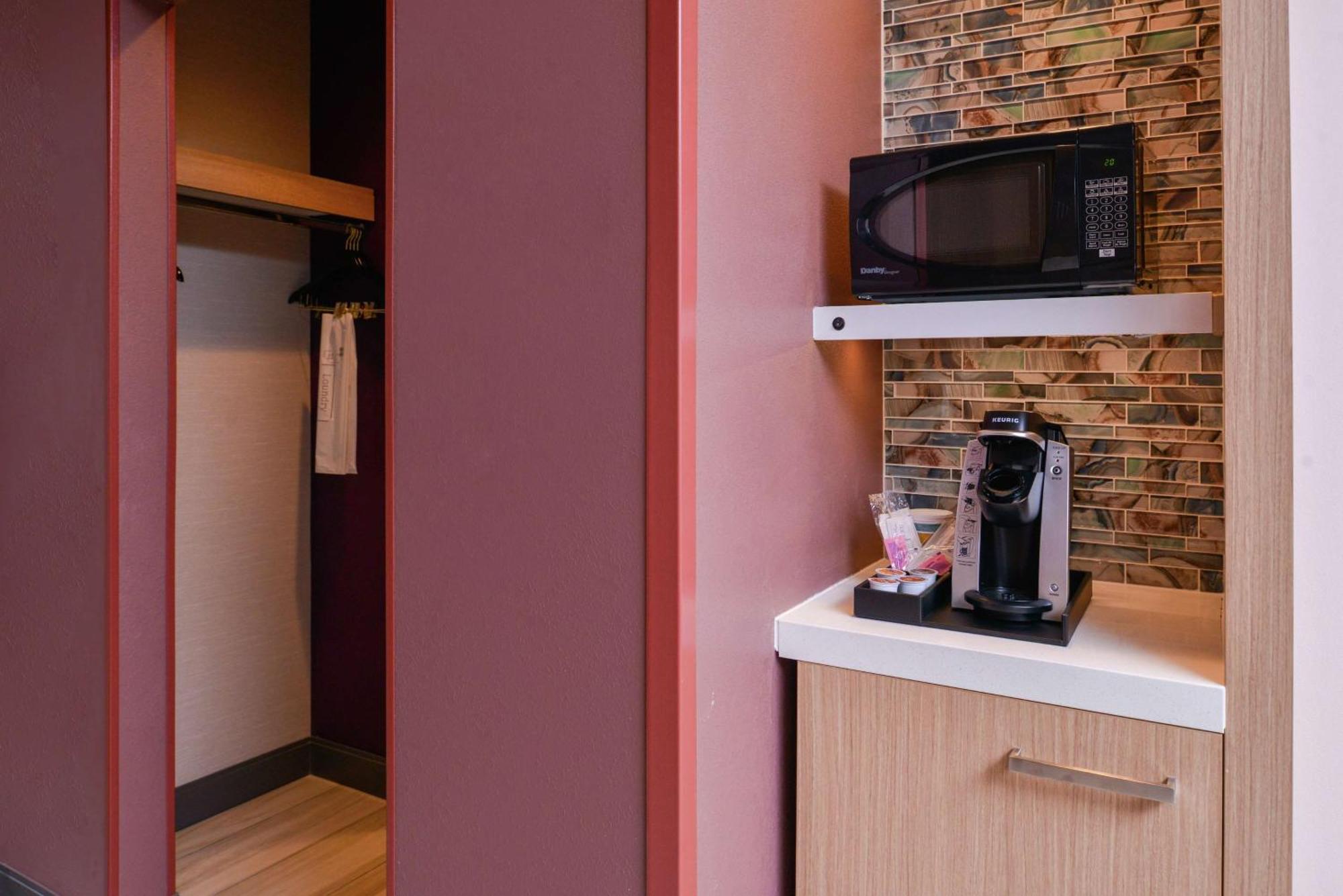 Hilton Garden Inn Kansas City Airport Mo Екстериор снимка
